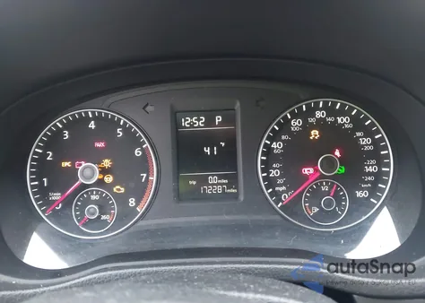 2014 Volkswagen Passat 1.8T Wolfsburg Edition z USA, uszkodzony, nr VIN 1VWAT7A34EC075719